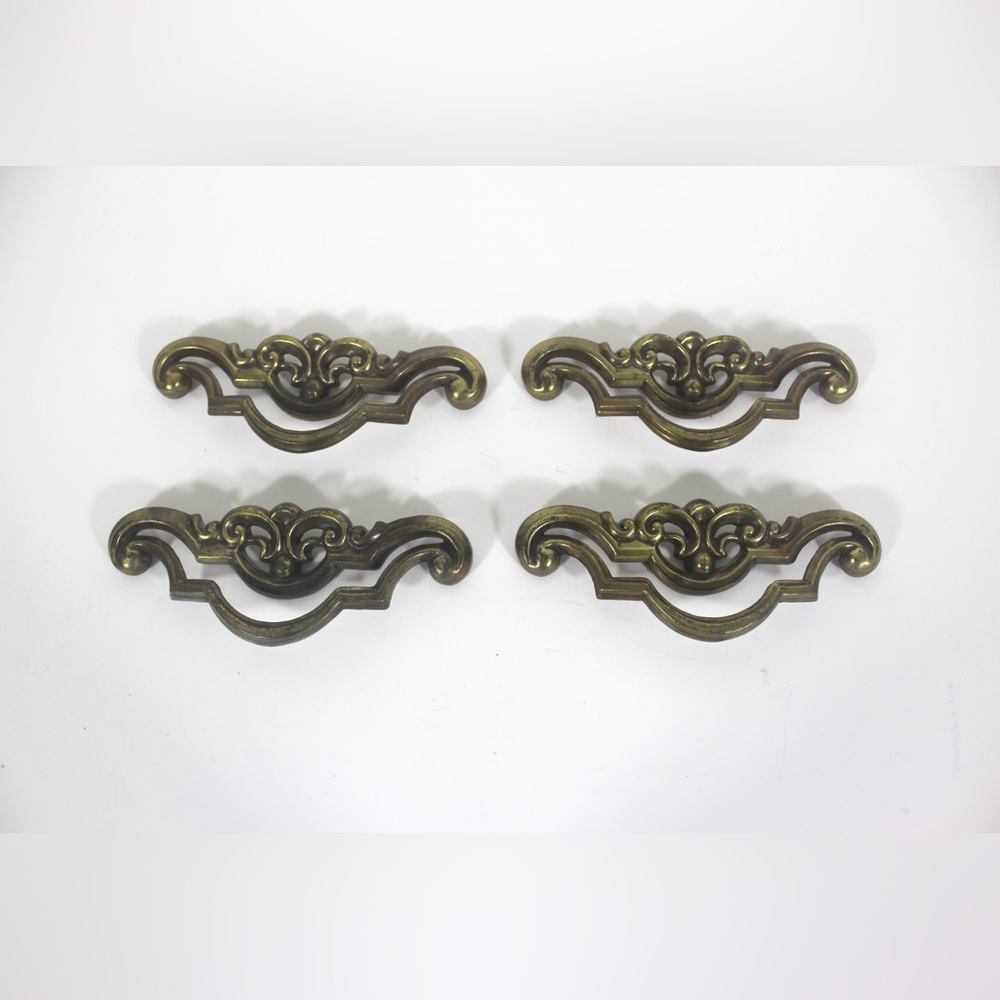 Set of 4 Vintage Drawer Pulls Handles Brass with Beautiful Patina, Hardware Gold